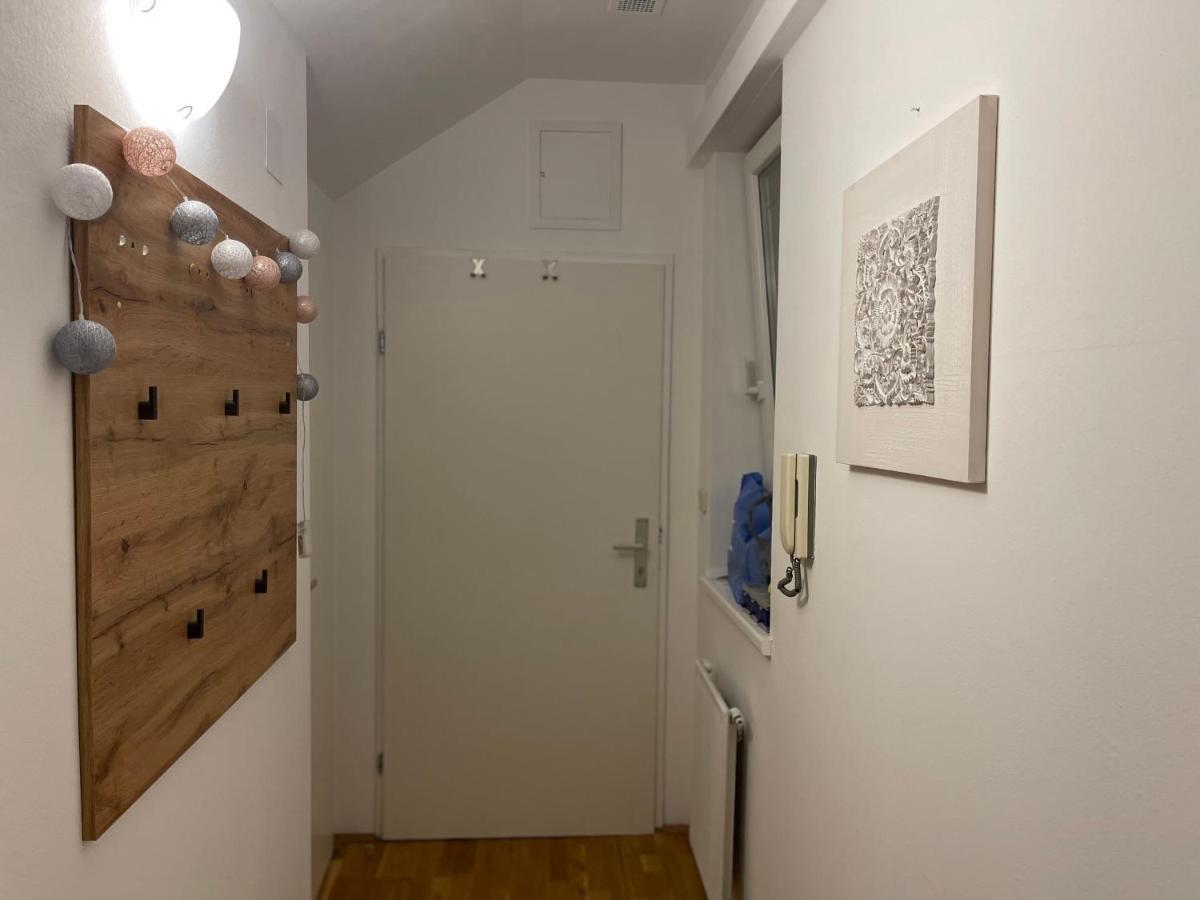 Ruhiges Dachgeschoss Cityapartment Im Zentrum Wiens エクステリア 写真