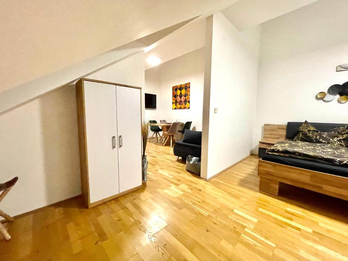 Ruhiges Dachgeschoss Cityapartment Im Zentrum Wiens エクステリア 写真